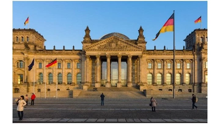 Ετσι εξηγούνται όλα: Κέρδη 2,9 δισ.ευρώ για το Βερολίνο από τόκους ελληνικών ομολόγων – Γερμανική παραδοχή